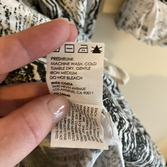 100% French linen Enzo Costa hand printed and dyed romper. - Picture 10 of 11